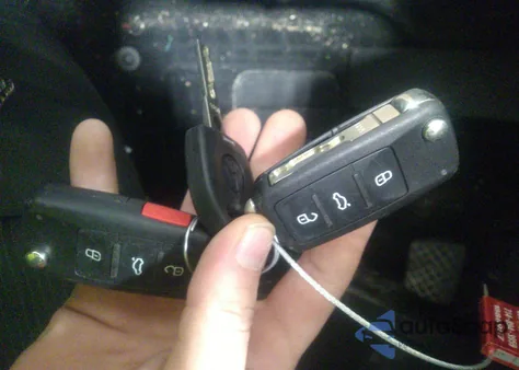 2018 Volkswagen Tiguan Limited from USA, damaged, VIN WVGBV7AXXJK003696